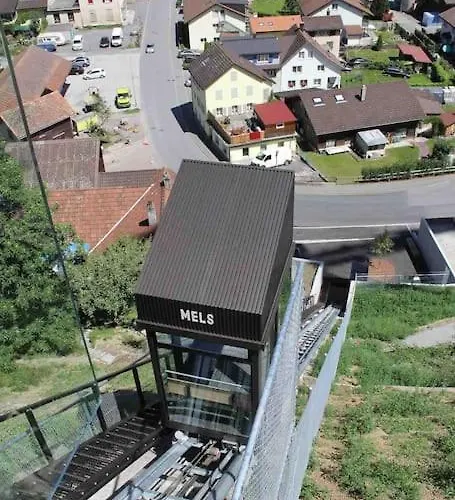 Stilvolles Loft Mit Naturpool شقة